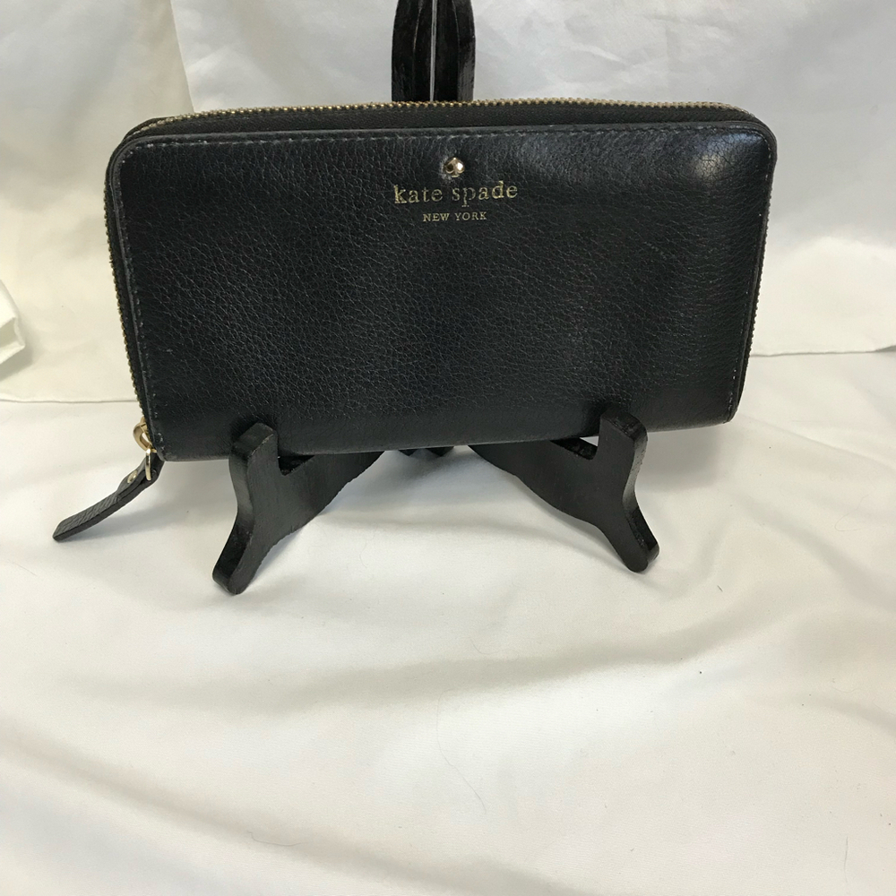 Kate Spade  New York Continental  Black Zip Around Wallet EUC